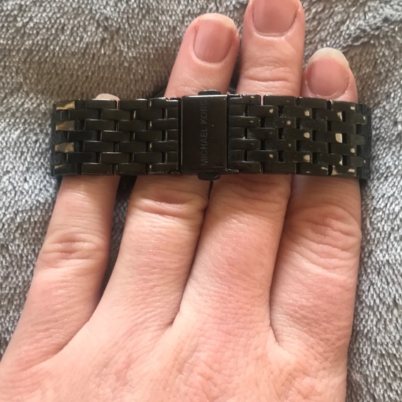 Michael Kors Watch - Picture 3 of 3